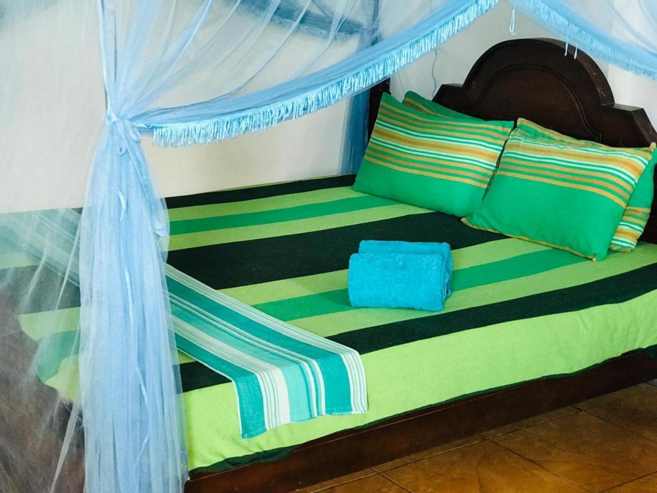 Ram'S Surfing Beach,Midigama-Est Extérieur photo