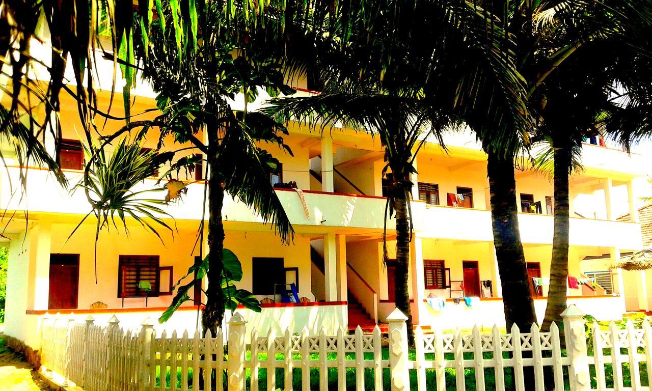 Ram'S Surfing Beach,Midigama-Est Extérieur photo