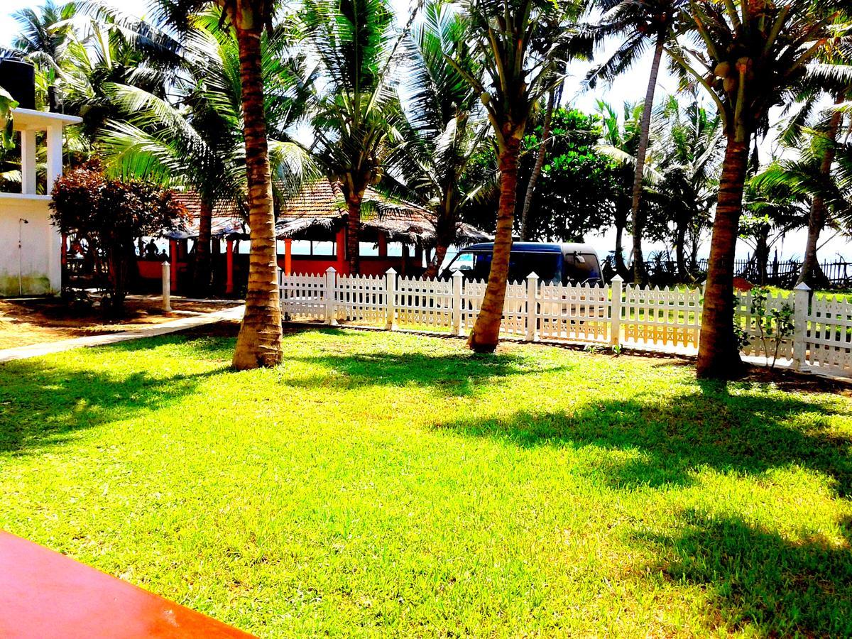 Ram'S Surfing Beach,Midigama-Est Extérieur photo