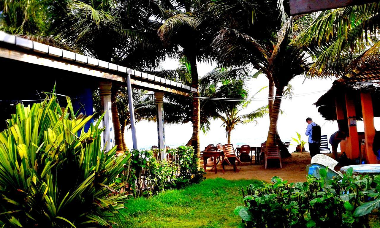 Ram'S Surfing Beach,Midigama-Est Extérieur photo